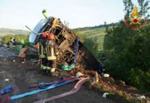 Bus nella scarpata, salgono gli indagati: ci sono anche funzionari di Autostrade