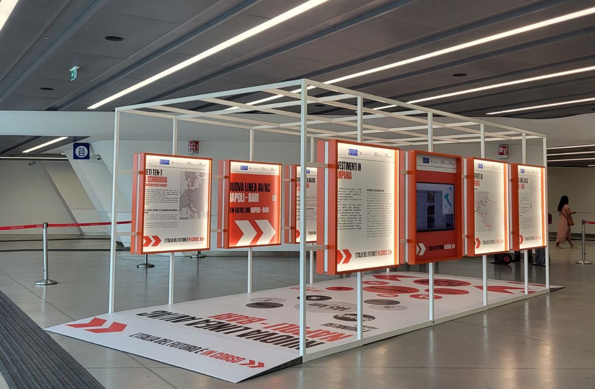 FS, inaugurato il nuovo Infopoint alla stazione AV di Napoli Afragola