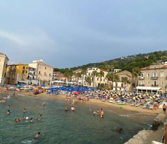 L’assalto degli irpini e non solo alle località balneari dei ‘cugini‘ salernitani (Foto)