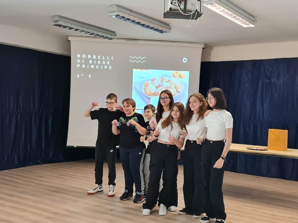 Tra istruzione, tecnologia e fornelli: la sfida di “M@sterChef Aurigemma” Tra istruzione, tecnologia e fornelli: la sfida di “M@sterChef Aurigemma”