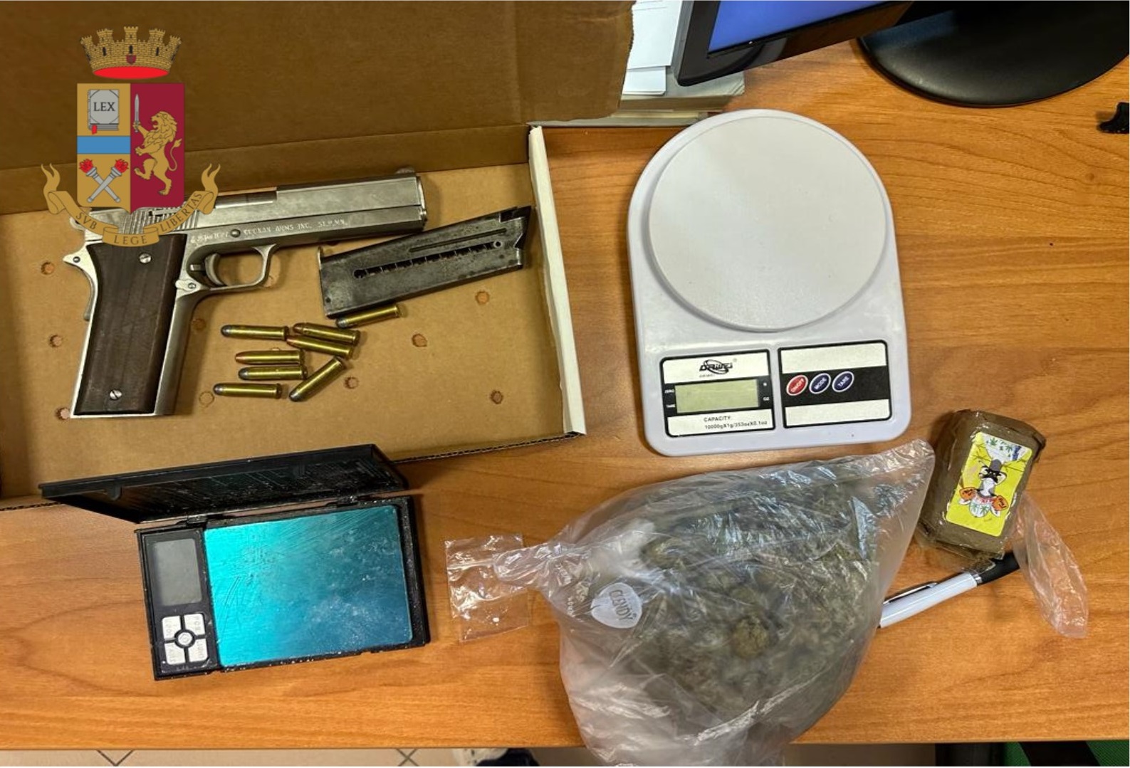 Armi e droga in casa, 32enne arrestato nel Salernitano