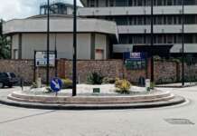 Traffico, strada dissestata e metro leggera: A via Colombo regna il caos (Foto)