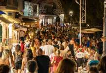 Successo per la notte bianca: in migliaia invadono Marina di Camerota