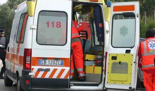 Scontro tra autotreni su A1, morto autista incastrato tra le lamiere