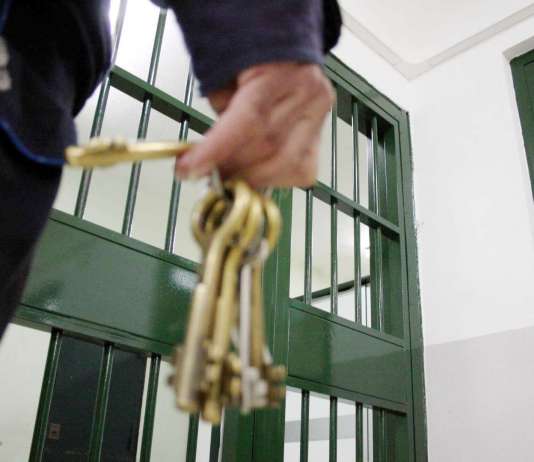 Violenze al rione Libertà: in casa con oltre 80 grammi di droga, 25enne scarcerato carcere