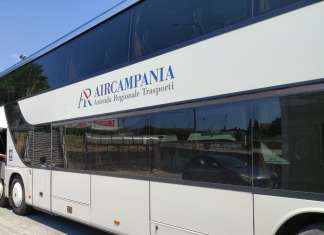 Aggredisce conducente bus con un taglierino: arrestato 48enne Bus Air Campania