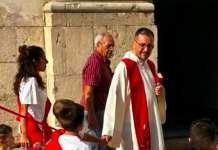 Paese in festa, monito del Parroco: “Basta dicerie di strada, non aiutano”