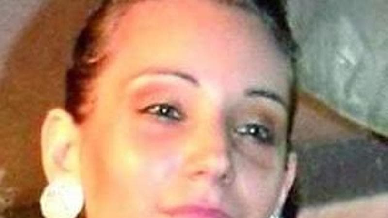 Donna uccisa a coltellate dal marito, Solofra è sotto shock Donna uccisa a coltellate dal marito, Solofra è sotto shock