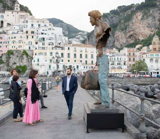 Successo per «I Viaggiatori» di Bruno Catalano: la mostra prorogata fino al 5 novembre