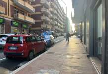 Donna incinta colpita per caso da oggetto contenente acido