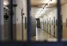 Carcere di Benevento, detenuta violenta aggredisce poliziotte