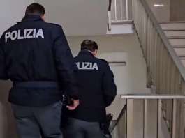 VIDEO/ Blitz nel quartiere Forcella, 200 agenti in strada