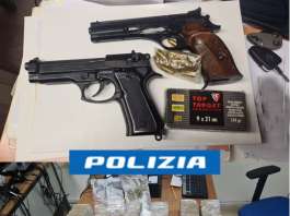 Trovato con 8 kg di hashish, marijuana e due pistole: 38enne nei guai