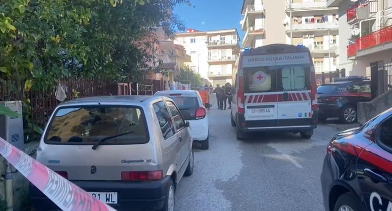 Agropoli, ambulanza e carabinieri