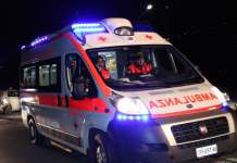 Due in scooter sparano e uccidono 18enne: era in piazza con amici