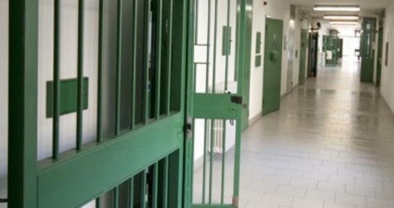 Allarme criminalità nelle carceri campane: droga e telefoni cellulari
