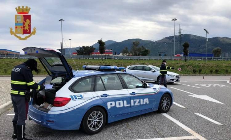 Ricercato, trovato dalla Polizia a fare furti: 24enne in carcere