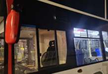Torregaveta, bus Eav nel mirino: forato vetro autista, biglia o proiettile