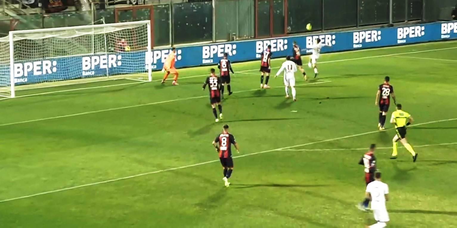 Calcio: emessi tre daspo dopo l’incontro tra Crotone e Benevento