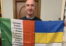 Il Parroco innamorato chiede rispetto per la sua donna