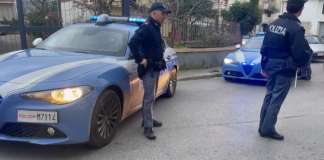 Via Sorgente, cadavere in un cortile: indagini in corso