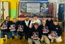 Tifando BigMama maxischermi e pizza gratis nel suo paese