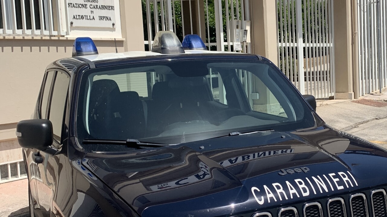 Pistole e cartucce in un terreno del Casertano, sequestro dei Carabinieri