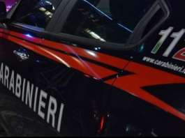 Pistola e droga in un vano scale, sequestro dei Carabinieri