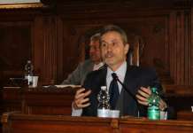 FOTO/ Caldoro presenta il suo libro: “Autonomia opportunità per il Sud, sull’acqua va superato il regionalismo”