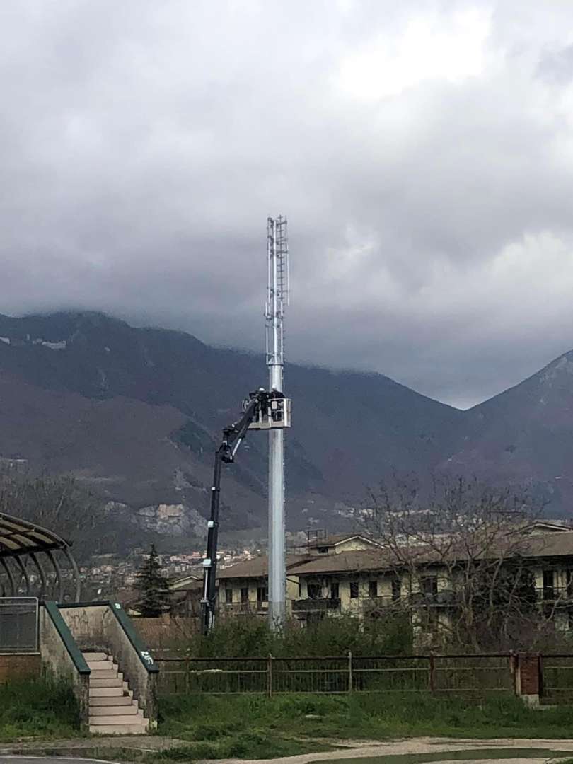 Rione San Tommaso, “spunta” un’antenna 5G: residenti infuriati