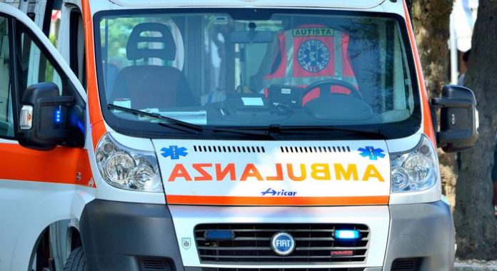 Incidente stradale a Casalnuovo, feriti due ragazzi
