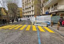 Voragine Vomero, riapre via Morghen ma niente rientro per gli sfollati: i dubbi