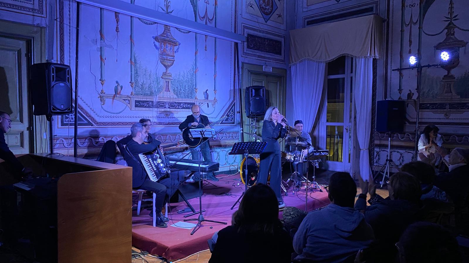 All’HUB nel Palazzo Palumbo di Giugliano rivive la Musica Classica Napoletana grazie ai ‘Napulia’