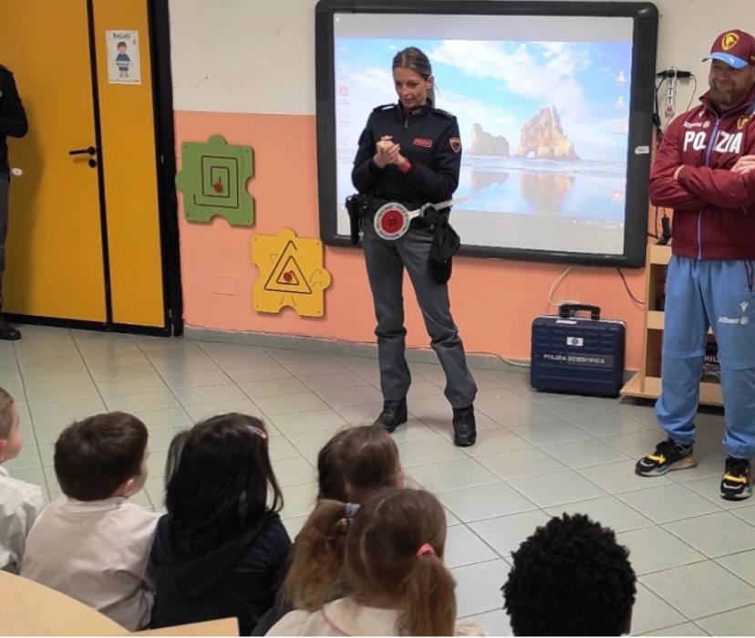 La Polizia a scuola per laboratori didattici ed educativi