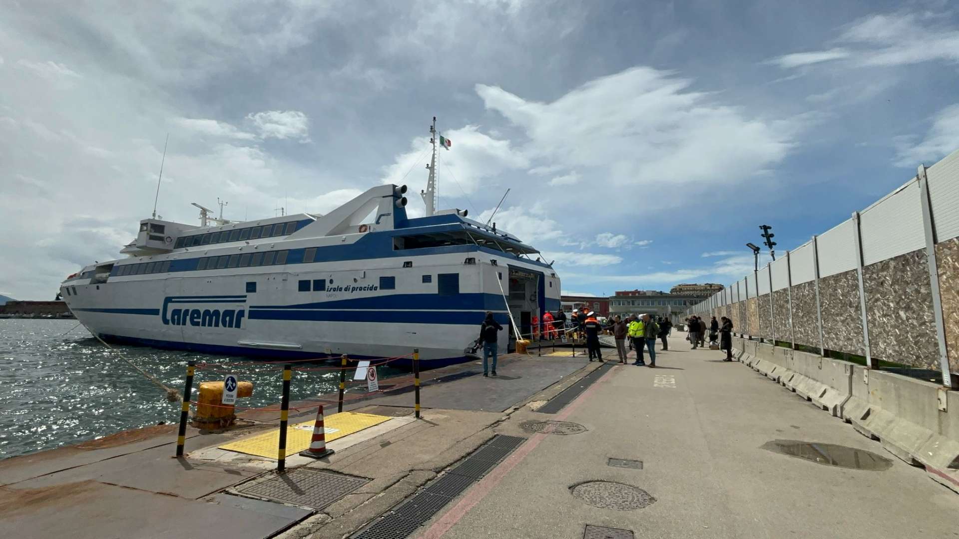 Nave contro una banchina: si indaga per accertare le cause dell’incidente