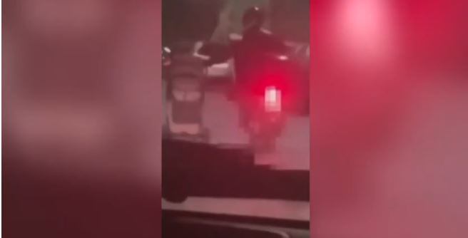 Passeggino trainato da un uomo in scooter: identificato e sanzionato un 44enne