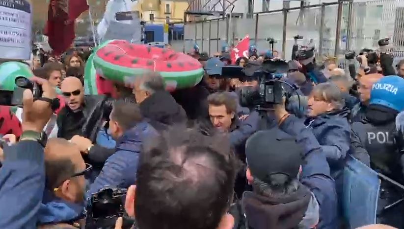 VIDEO/ Napoli, al porto cariche contro il corteo anti G7