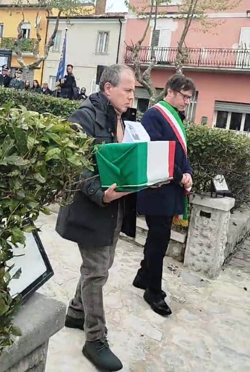 FOTO/ Montefalcone di Valfortore, le spoglie del Tenente Ennio Goduti sono tornate nel suo paese natale