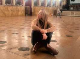 Orchestra e coro ai funerali Giulia Romito: Chiesa degli Artisti stracolma