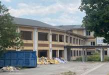 FOTO/ Liceo Imbriani: dopo gli amarcord, partita la demolizione