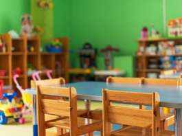 Asili nido a Napoli, 1.200 bimbi rimasti fuori: bagarre in consiglio. Le cifre per zona