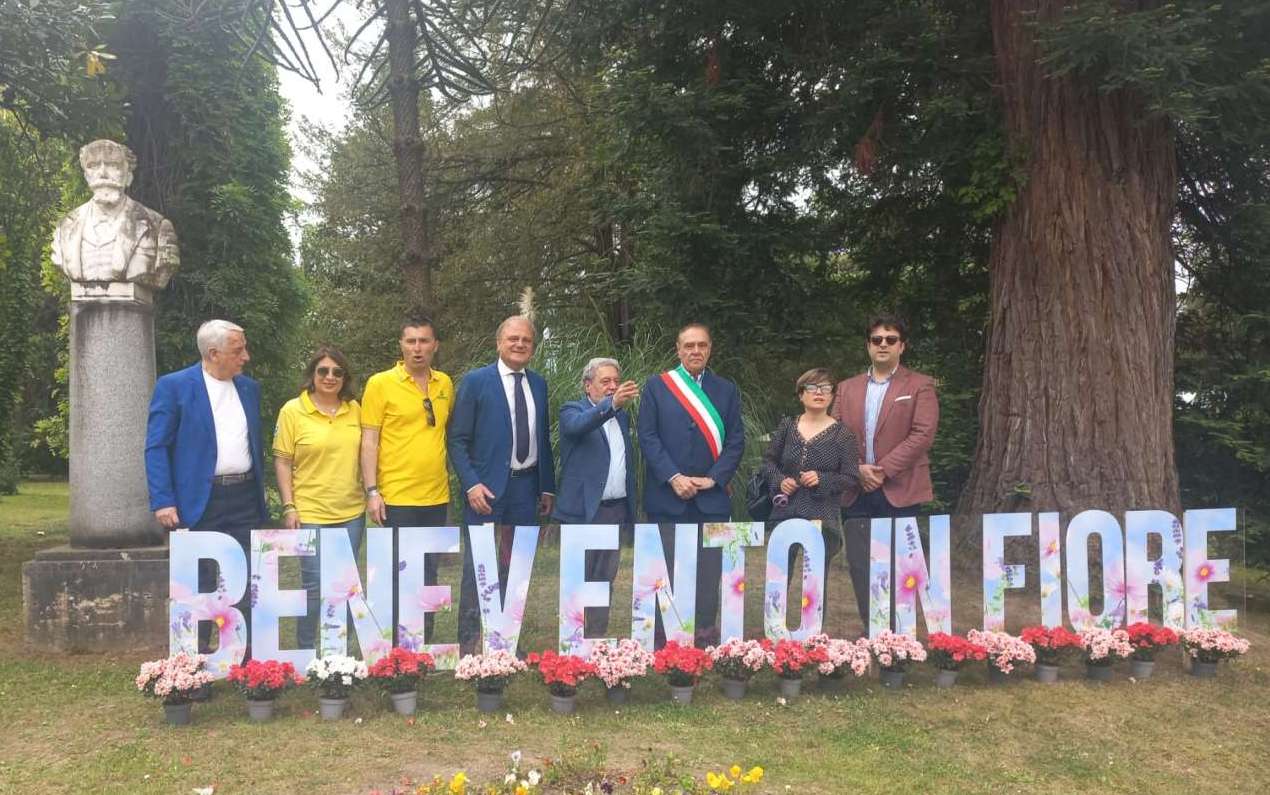 Natura, libri, dieta mediterranea: ‘Benevento in Fiore’ colora la Villa Comunale