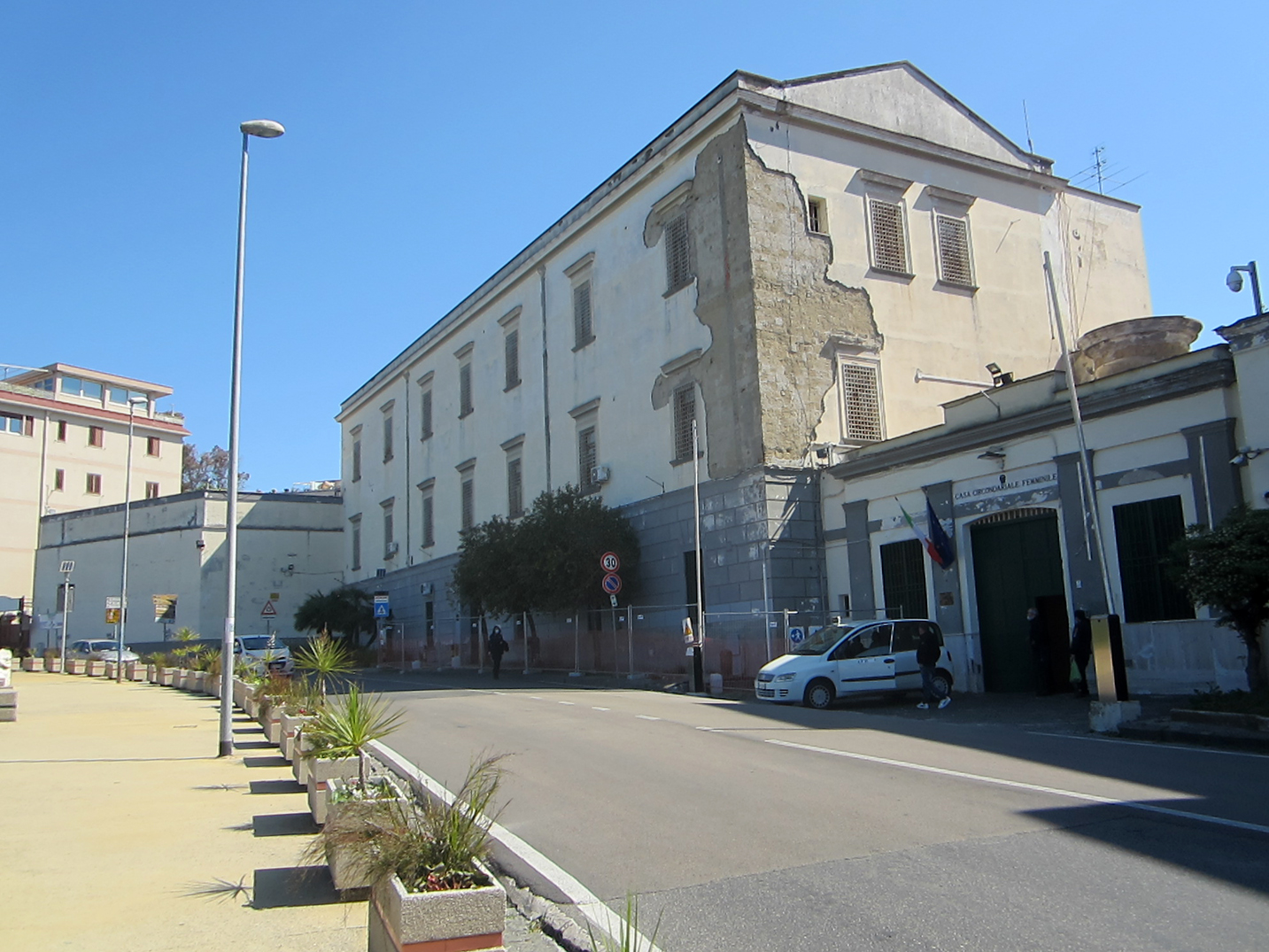 Terremoto, interamente evacuato il carcere femminile di Pozzuoli