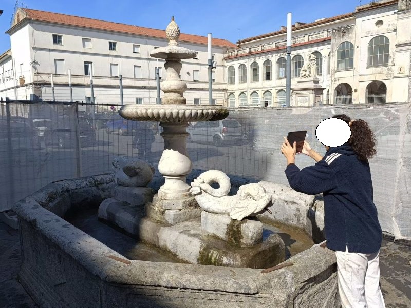 FOTO/  Marcianise, il 19 maggio sarà inaugurata la storica ‘Fontana dei Delfini’