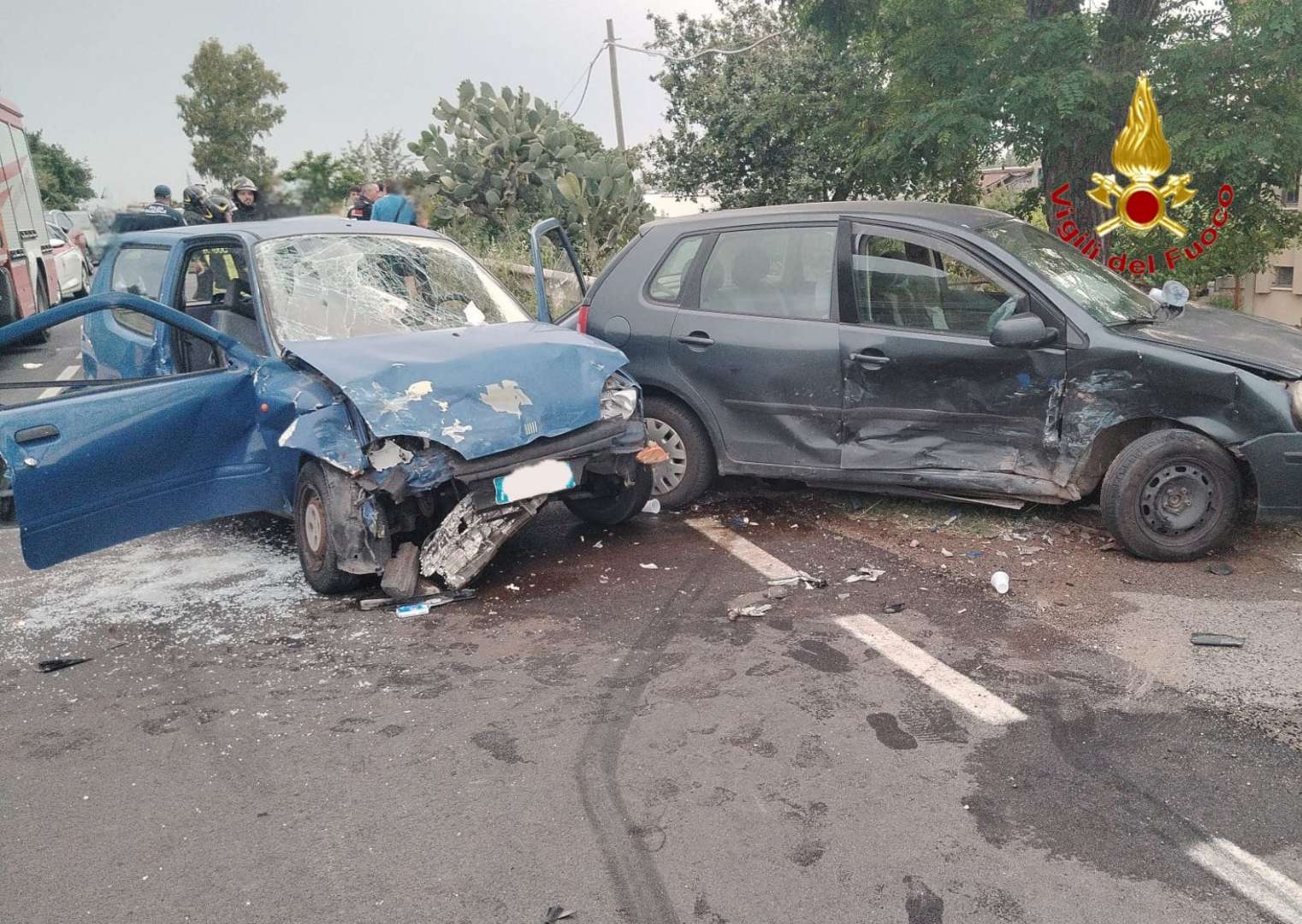 Scontro tra due auto nel Salernitano: cinque feriti