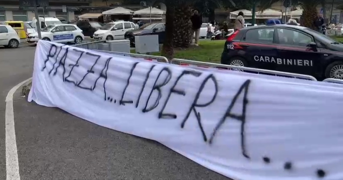 Sit in al Vomero: “Caos piazza degli Artisti, revocare ordinanza”