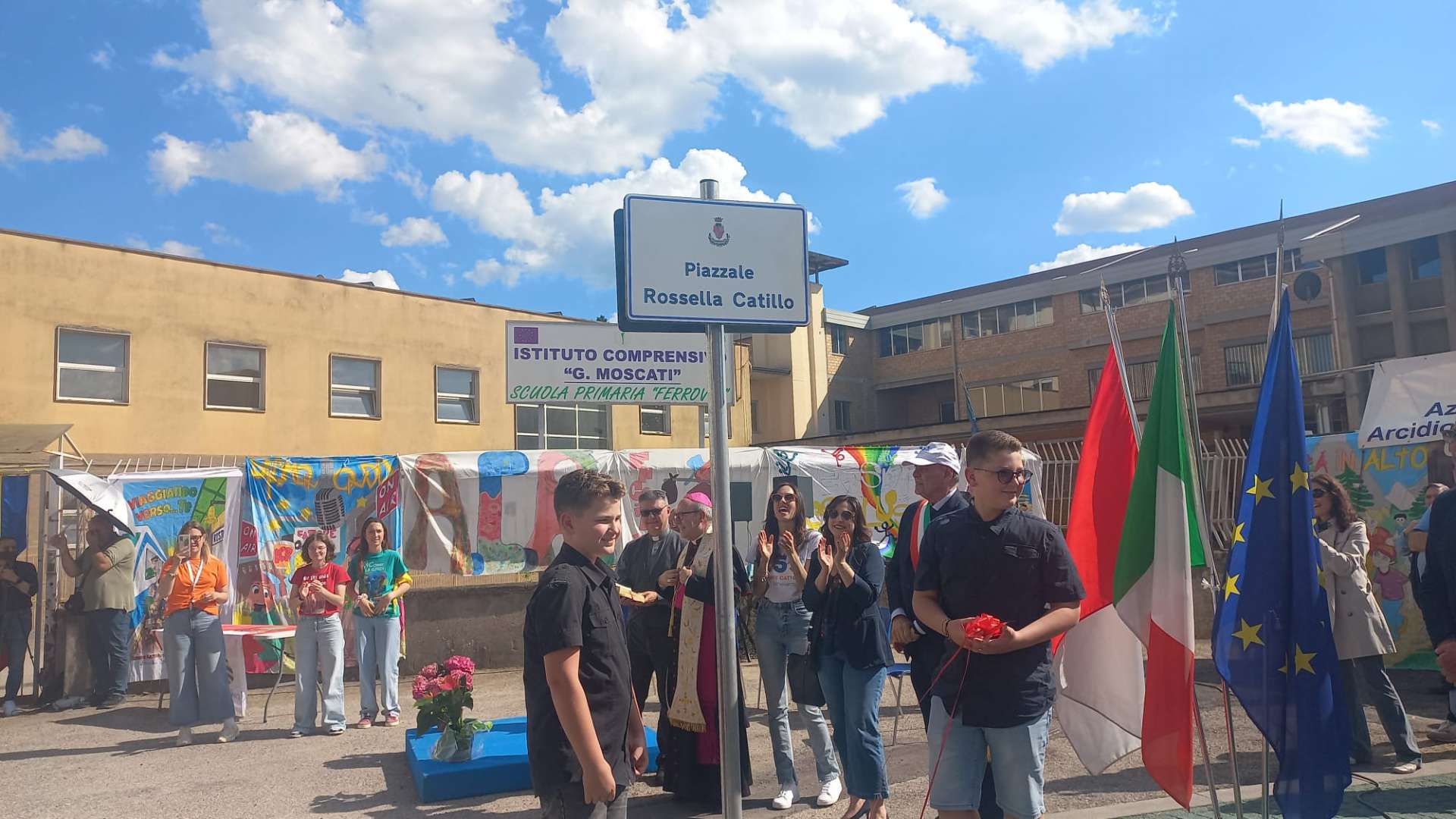 FOTO/ Benevento, piazza intotolata a Rossella Catillo: “Una donna che ha lasciato il segno”