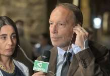 VIDEO/ Gengaro si “prende” il Pd e sfida Nargi in piazza