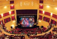 “Benvenuti in casa Esposito”: debutto all’Augusteo per la nuova stagione