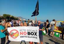 VIDEO/ Mare Libero, attivisti issano striscione su Castel dell’Ovo